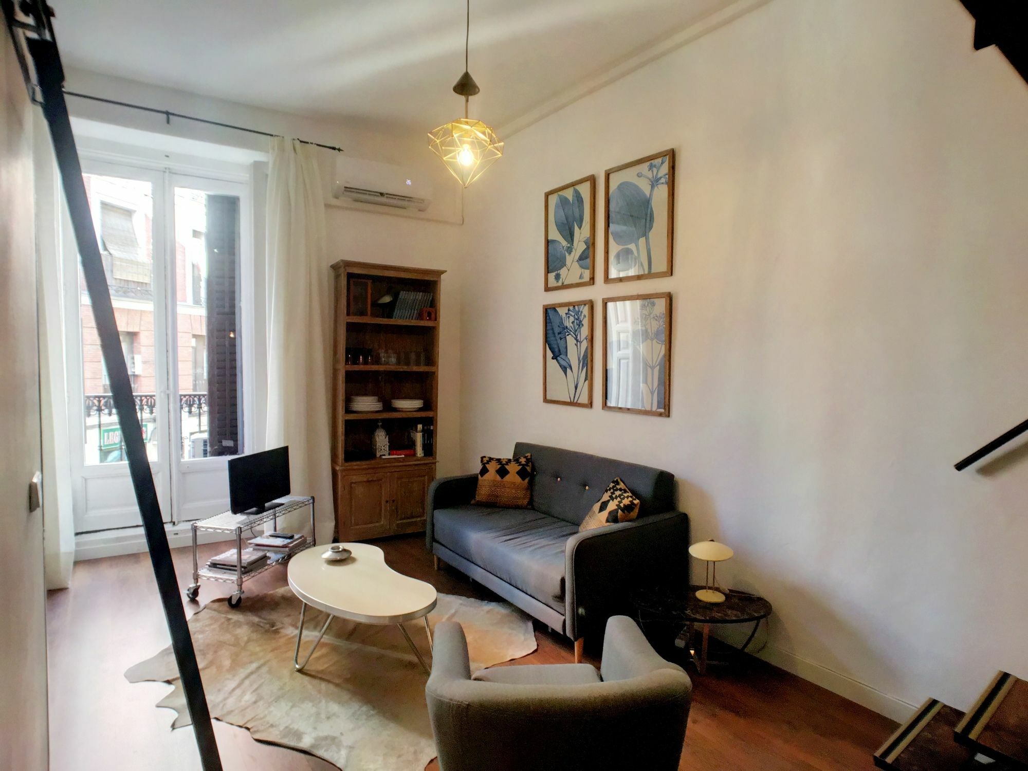 Apartments In Lavapies By Allo Housing Madrid Bagian luar foto
